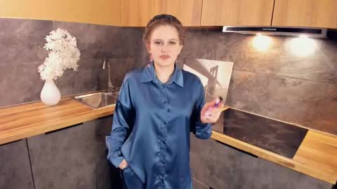 Snapshot of maxinefrary chatting on 02.24.25 Lucy online show from 02.24.25