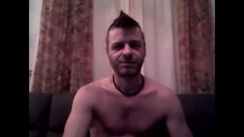 MaxTheWolf online show from 12.21.25