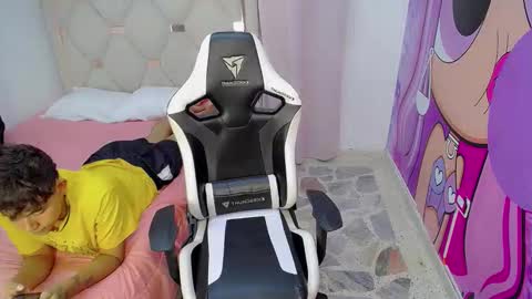 Snapshot of maxwell_boys chatting on 02.17.26 MAX DAN online show from 02.17.26