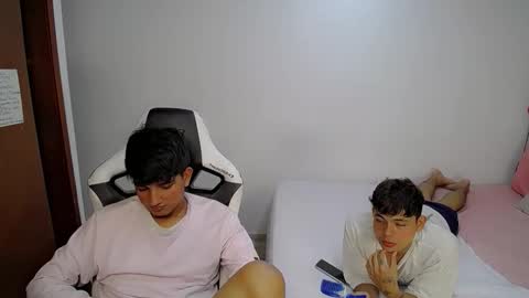 Snapshot of maxwell_boys chatting on 02.25.26 MAX DAN online show from 02.25.26