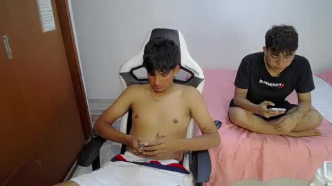 Snapshot of maxwell_boys chatting on 03.04.26 MAX DAN online show from 03.04.26