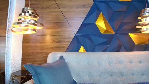 Snapshot of maxx_caprice chatting on 12.02.25 gabby online show from 12.02.25