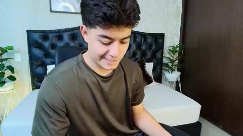 Maxxi online show from 10.14.25