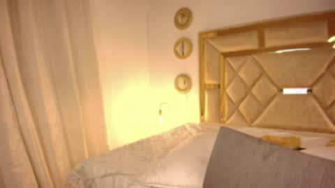 Snapshot of maxxine_vxx chatting on 05.19.26 Valentina online show from 05.19.26