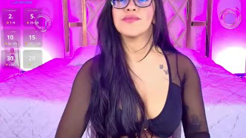 Snapshot of maxxine_vxx chatting on 06.08.26 Valentina online show from 06.08.26