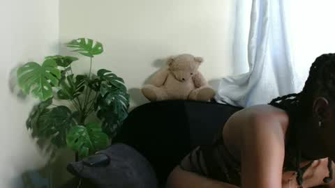 maxxinepetite online show from 10.24.25