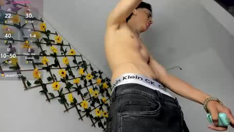 Snapshot of maxxx_bigcock chatting on 06.10.26 Max online show from 06.10.26