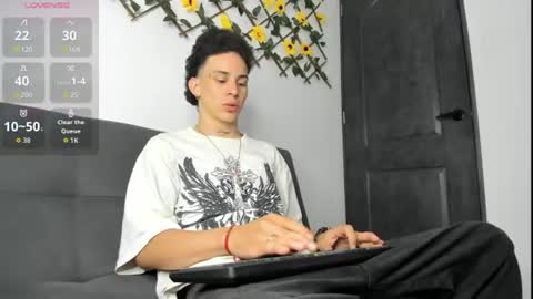 Snapshot of maxxx_bigcock chatting on 06.11.26 Max online show from 06.11.26