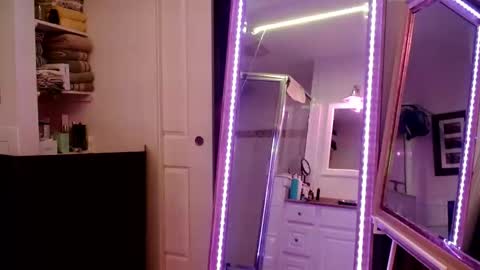 Snapshot of maxxxbates chatting on 11.29.25 Maxxxbates online show from 11.29.25