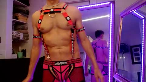 Snapshot of maxxxbates chatting on 02.15.26 Maxxxbates online show from 02.15.26