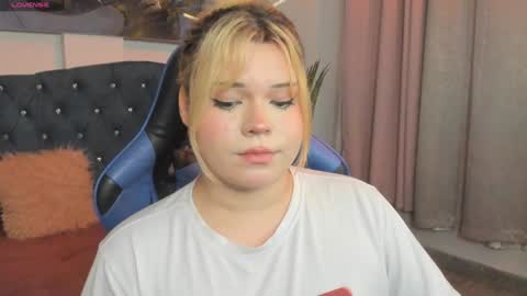 Snapshot of maxxxine_ chatting on 02.01.25 Maxine Minx online show from 02.01.25