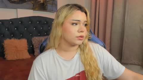 Snapshot of maxxxine_ chatting on 02.28.25 Maxine Minx online show from 02.28.25