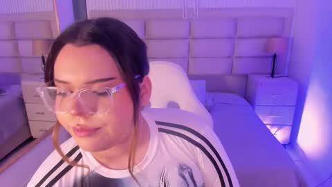 Maxine Minx online show from 01.18.26