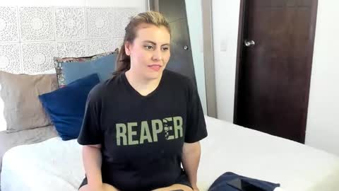 Victoria online show from 12.23.24