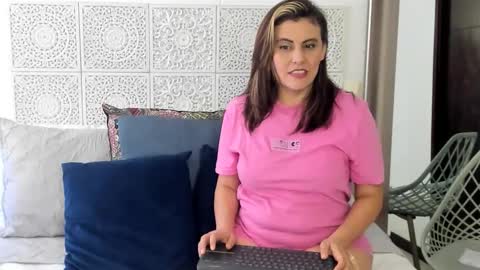 Victoria online show from 02.05.25