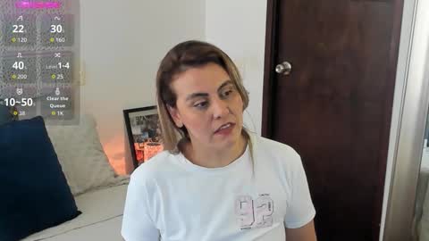 Snapshot of maxzy_star chatting on 02.15.26 Victoria online show from 02.15.26