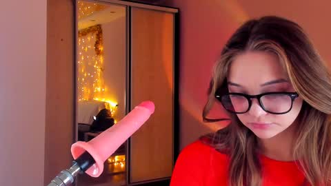 Snapshot of may_fl0wer chatting on 01.20.25 May Flower online show from 01.20.25