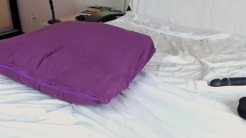 Snapshot of may_fl0wer chatting on 02.26.25 May Flower online show from 02.26.25