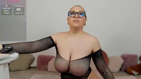 Snapshot of maya_collins_ chatting on 02.19.26 Maya online show from 02.19.26