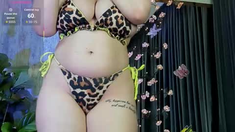 Snapshot of maya_collins_ chatting on 03.19.26 Maya online show from 03.19.26