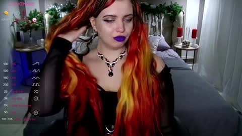 Maya Mils online show from 01.11.25