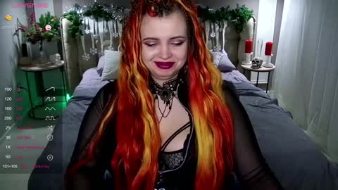 Maya Mils online show from 01.12.25