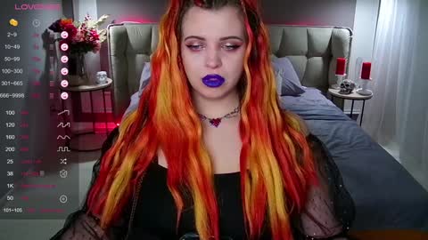 Maya Mils online show from 02.03.25