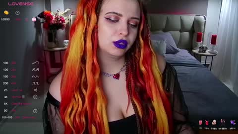 Maya Mils online show from 02.03.25