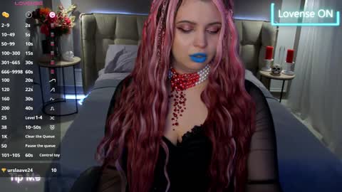 Maya Mils online show from 03.04.25