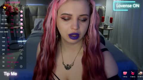 Maya Mils online show from 03.09.25