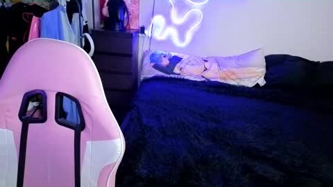 Snapshot of maya_viola chatting on 10.07.25 Maya Viola online show from 10.07.25