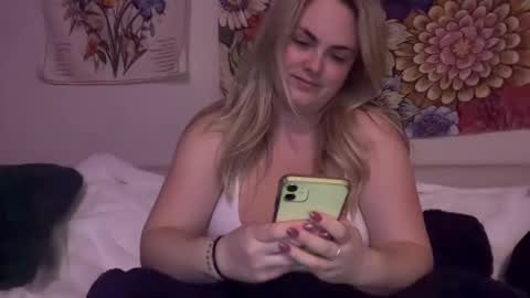 Snapshot of mayabellof chatting on 12.10.24 Maya Belle online show from 12.10.24