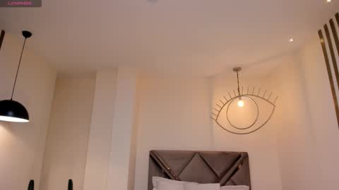 Snapshot of mayahoffman_ chatting on 01.13.26 M A Y A H O F F M A N online show from 01.13.26