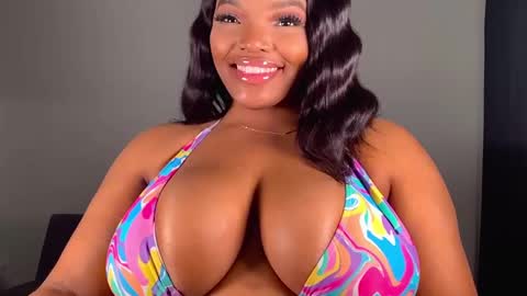 Snapshot of maybabi chatting on 12.23.24 MayBabi online show from 12.23.24