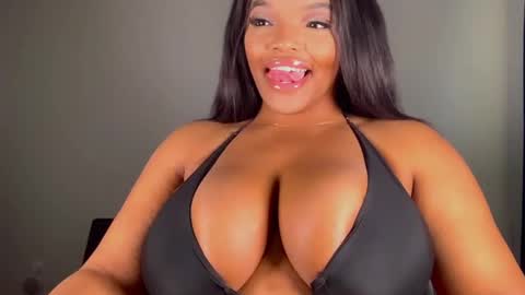 Snapshot of maybabi chatting on 01.26.25 MayBabi online show from 01.26.25