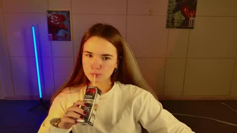 Snapshot of maybloom_ chatting on 11.11.25 maybloom_ online show from 11.11.25