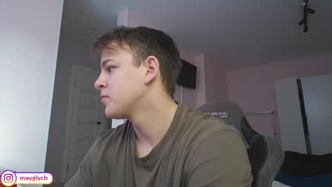 Snapshot of maygly chatting on 03.20.26 Slava and Alextatto online show from 03.20.26