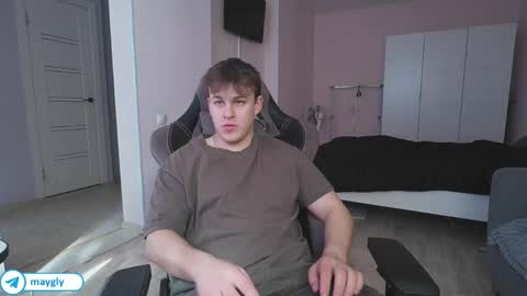 Snapshot of maygly chatting on 03.31.26 Slava and Alextatto online show from 03.31.26