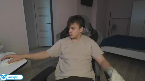 Snapshot of maygly chatting on 05.25.26 Slava and Alextatto online show from 05.25.26