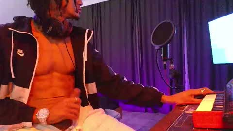 Snapshot of maykol_brown chatting on 01.13.26 MAYKOL BROWN online show from 01.13.26