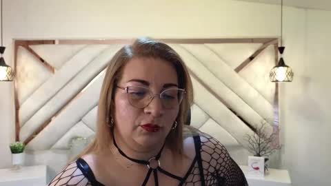 Mailyn online show from 02.17.25