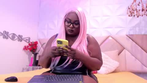 Snapshot of maystorm_ chatting on 10.04.25 May online show from 10.04.25