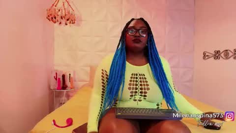 Snapshot of maystorm_ chatting on 11.18.25 May online show from 11.18.25