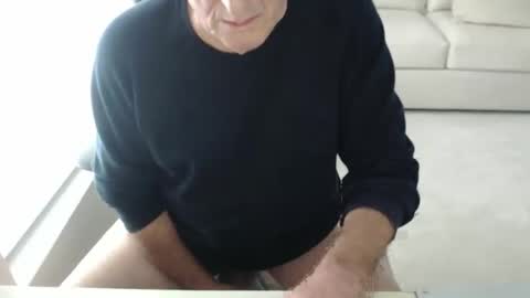 Snapshot of mbeastie chatting on 01.19.25 Beastie online show from 01.19.25