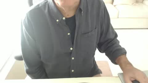 Snapshot of mbeastie chatting on 12.16.25 Beastie online show from 12.16.25