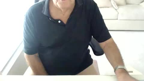 Snapshot of mbeastie chatting on 03.12.26 Beastie online show from 03.12.26