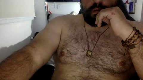 Snapshot of mbotve chatting on 10.27.25 VzlaMan online show from 10.27.25