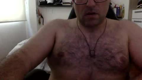 Snapshot of mbotve chatting on 04.08.26 VzlaMan online show from 04.08.26