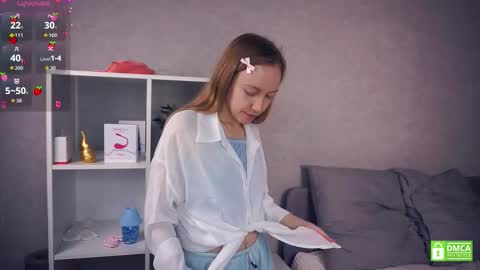 Snapshot of mckenziedyen chatting on 11.28.25 Mary online show from 11.28.25