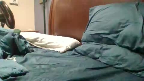 Snapshot of me_likey88 chatting on 10.26.25 yung n hung online show from 10.26.25